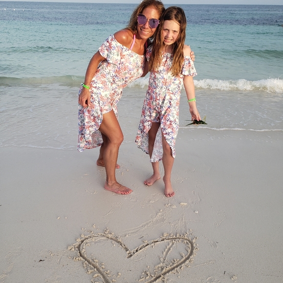 Meet your Posher, Christina - Picture 1 of 8